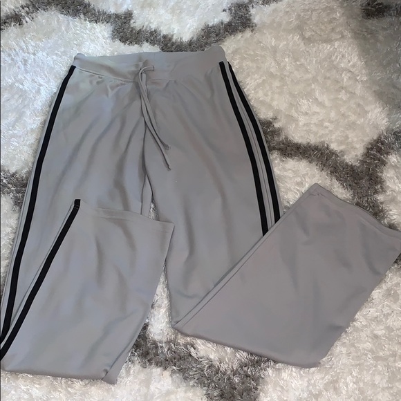 MetroStyle 2pc jogging suit. - Picture 4 of 6
